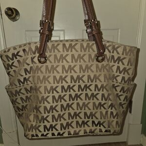 Michael Kors Jet Set signature logo tote bag